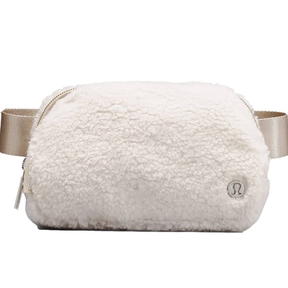 Lululemon Everywhere Belt Bag White Opal Silver Fleece